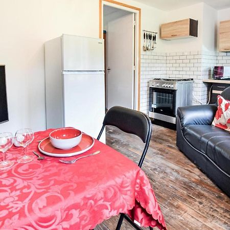 Awesome Home In Saint-Sever-Calvados With Kitchen Eksteriør bilde