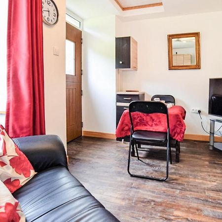 Awesome Home In Saint-Sever-Calvados With Kitchen Eksteriør bilde