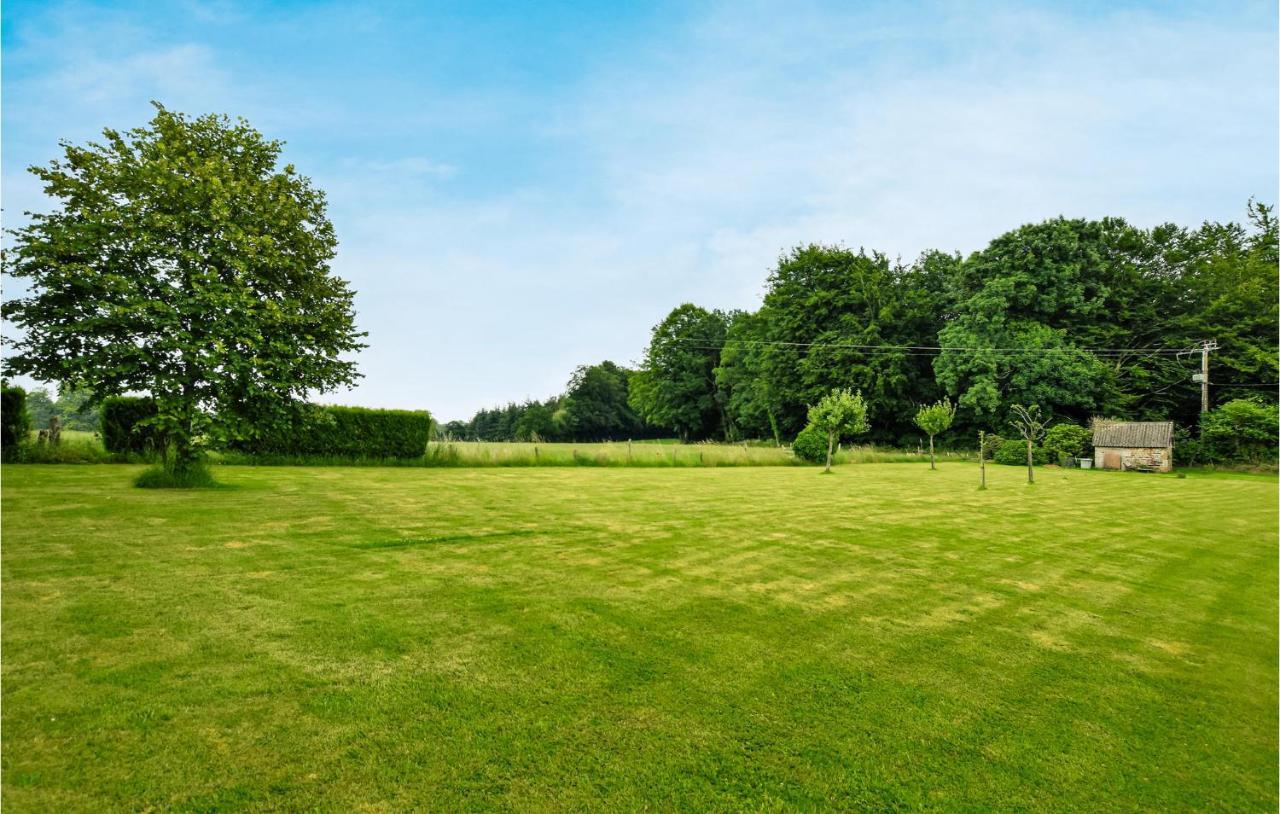 Awesome Home In Saint-Sever-Calvados With Kitchen Eksteriør bilde